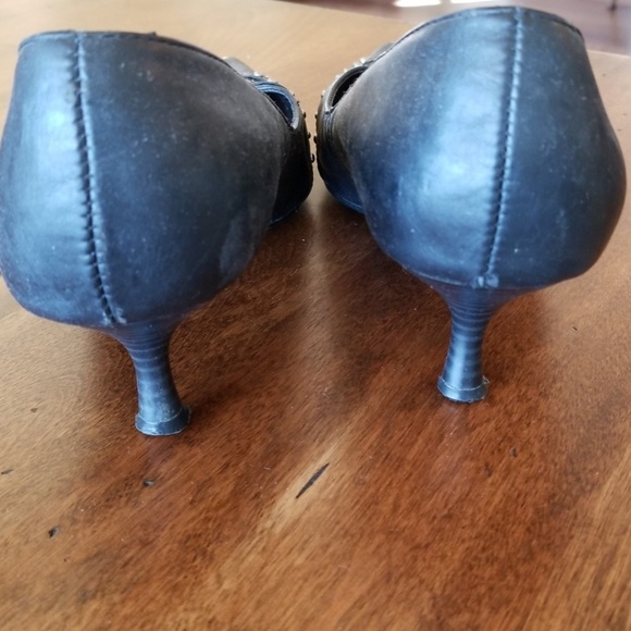 Shoes - Picture 3 of 4